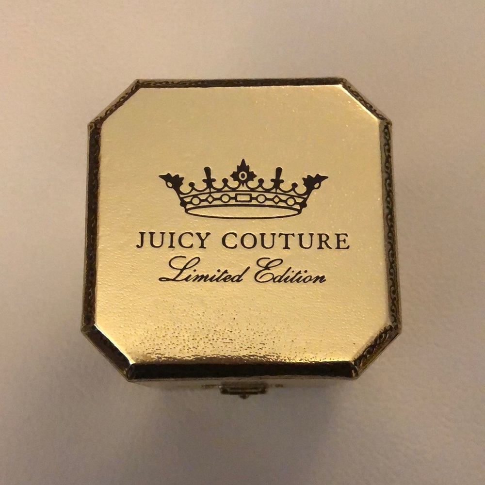 Juicy Couture Pearl-like Charm in Limited Edition Box